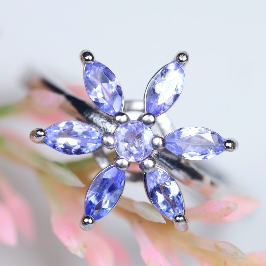 14.95Cts Natural Unheated Blue Tanzanite Rings 925 Sterling Silver Size 8.25, 802A: Ksmith Jewels Global Welcome to our auction house, today auction brought to you by Ksmith Jewels Global based in Penang, Malaysia specialize in all kinds of opal and color gemstone both in manufacturi