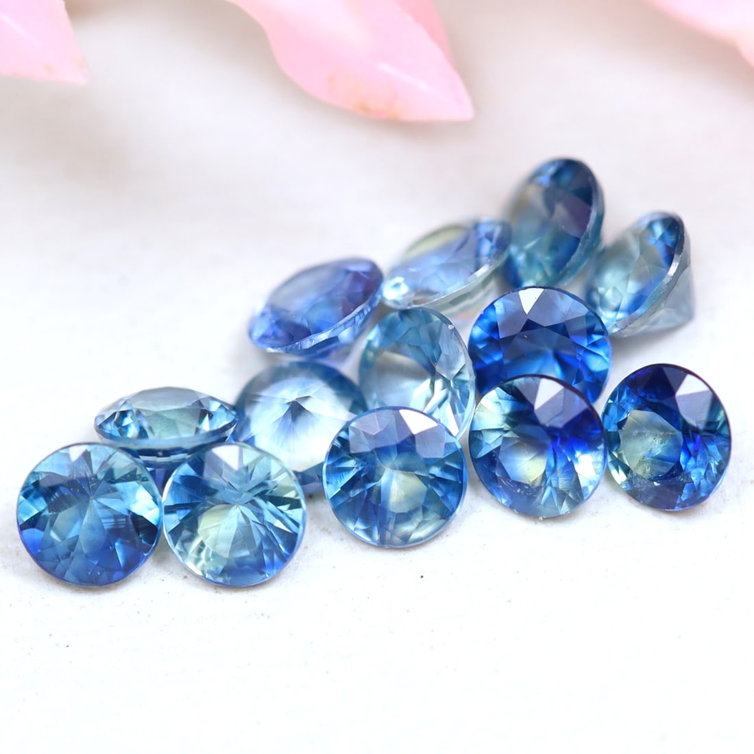 1.49Ct 2.9MM Natural Rare Diamond Cut Multi-color Sapphire VVS-VS in Lots, 218B: Ksmith Jewels Global Welcome to our auction house, today auction brought to you by Ksmith Jewels Global based in Penang, Malaysia specialize in all kinds of opal and color gemstone both in manufacturi
