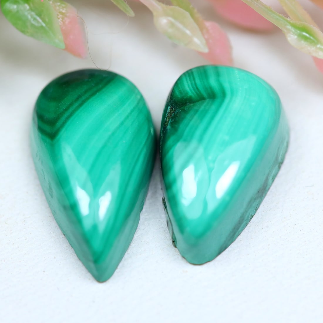 11.74Ct Natural Green Malachite 2 Pcs Smooth Cabochon for Jewelry Making, 541B: Ksmith Jewels Global Welcome to our auction house, today auction brought to you by Ksmith Jewels Global based in Penang, Malaysia specialize in all kinds of opal and color gemstone both in manufacturi