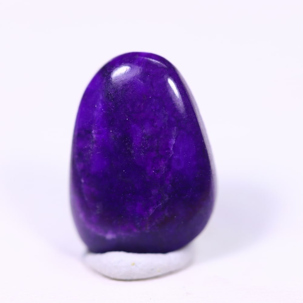 *3.31cts Natural Rare Purple Sugilite Cabochon - No treated , 298E: Ksmith Heritage Auctioneers Subject: Natural Sugilite Origin: South Africa Carat Weight: 3.31Ct Dimension: 13.8x9.8x2.8 mm Treatment: No Treatment Type: Cabochon, Polished
