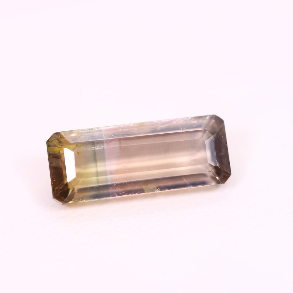 *3.36Ct Natural Watermelon Tourmaline - Bi-Colour Faceted Cut, 142C: Ksmith Heritage Auctioneers Subject: Natural Tourmaline Origin: Africa Carat Weight: 3.36 Ct Dimension: 13.6x5.4x4.2 mm Type: Faceted, Polished
