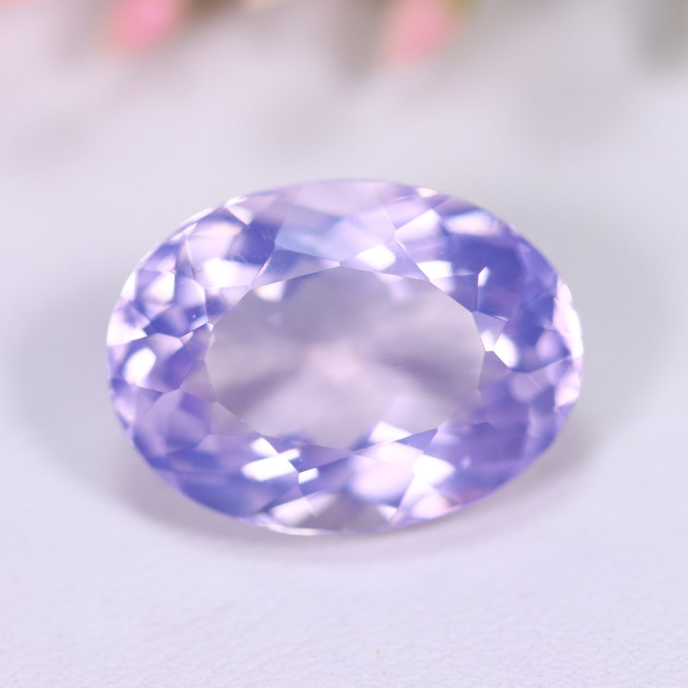 10.31Ct Lavender Amethyst - Polished Faceted , 679E: Ksmith Heritage Auctioneers Subject: Natural Lavender Amethyst Origin: Brazil Carat Weight: 10.31Ct Dimension: 17.2x12.8x8.2 mm Treatment: Untreated Type: Faceted, Polishe