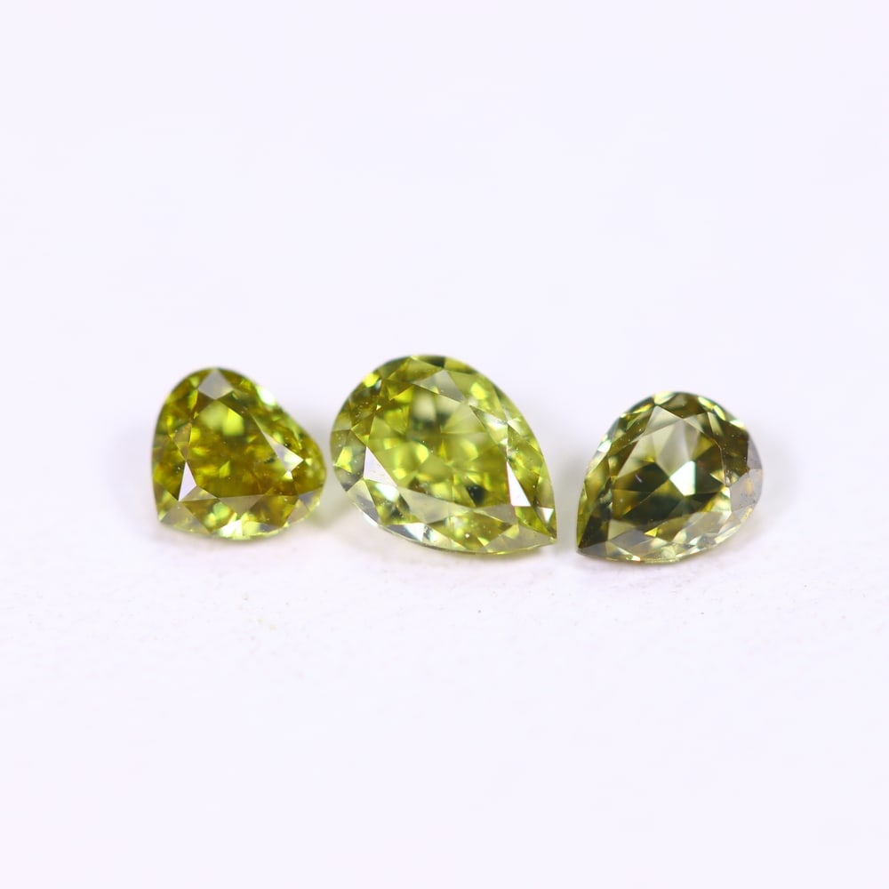 0.44Ct Fancy Diamond Set - Polished Faceted , 1117E: Ksmith Heritage Auctioneers Subject: Natural Diamond Origin: Africa Carat Weight: 0.44Ct Dimension: 4.1x3x2 mm Treatment: Unheated Type: Faceted, Polished