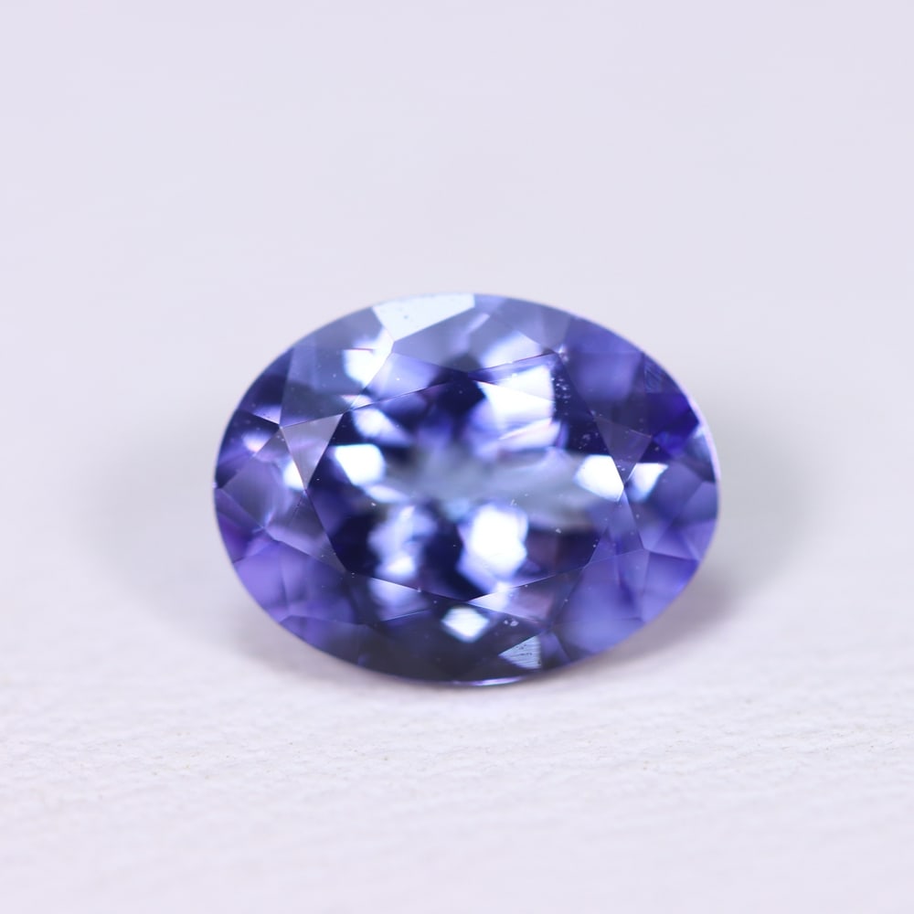 1.83Ct Tanzanite Faceted - Oval Polished , 317B: Ksmith Heritage Auctioneers Subject: Natural Tanzanite Origin: Tanzania Dimension: 8.9x6.8x4.4 mm Treatment: Heated Shape: Oval Type: Faceted, Polished