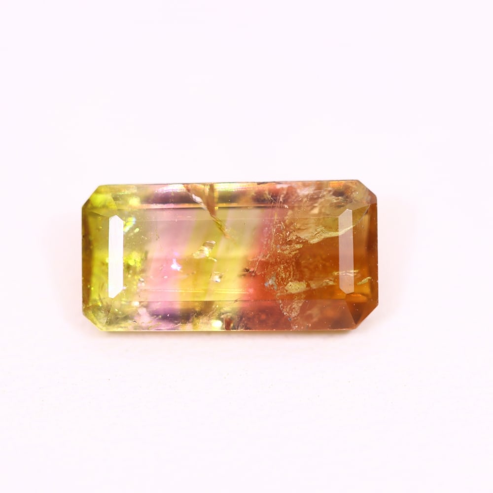 *2.90Ct Natural Watermelon Tourmaline - Bi-Colour Faceted Cut, 141C: Ksmith Heritage Auctioneers Subject: Natural Tourmaline Origin: Africa Carat Weight: 2.90 Ct Dimension: 12.7x6.4x3.7 mm Type: Faceted, Polished