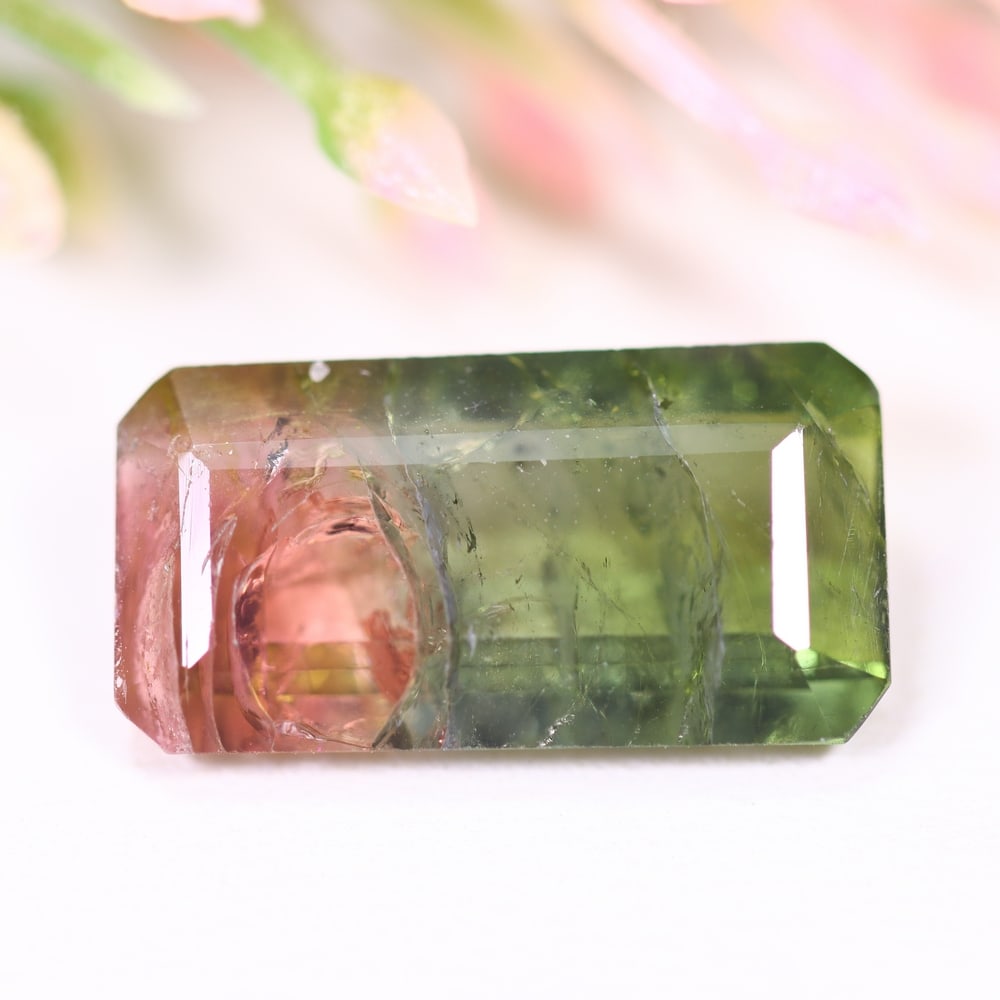 6.14cts Natural Watermelon Tourmaline - Bi-Colour Faceted Cut , 23E: Ksmith Heritage Auctioneers Subject: Natural Tourmaline Origin: Africa Carat Weight: 6.14cts Dimension: 16.5x8.7x4.5 mm Type: Faceted, Polished
