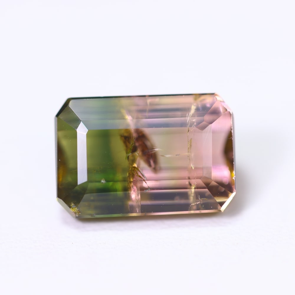 4.42cts Natural Watermelon Tourmaline - Bi-Colour Faceted Cut, 493B: Ksmith Heritage Auctioneers Subject: Natural Tourmaline Origin: Africa Carat Weight: 4.42cts Dimension: 10.7x7.1x5.8 mm Type: Faceted, Polished