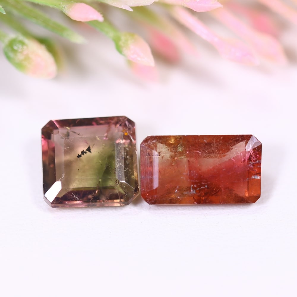 5.31cts Natural Watermelon Tourmaline Set - Bi-Colour Faceted Cut , 1138E: Ksmith Heritage Auctioneers Subject: Natural Tourmaline Origin: Africa Carat Weight: 5.31 cts Dimension: 11x6.2x4.3 mm Type: Faceted, Polished