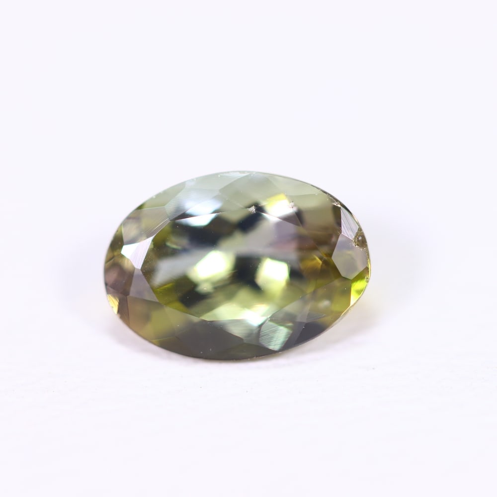 1.44Ct Unheated Tanzanite Faceted - Oval Polished , 720B: Ksmith Heritage Auctioneers Subject: Natural Tanzanite Origin: Tanzania Dimension: 8.4x6x4 mm Treatment: Unheated Shape: Oval Type: Faceted, Polished