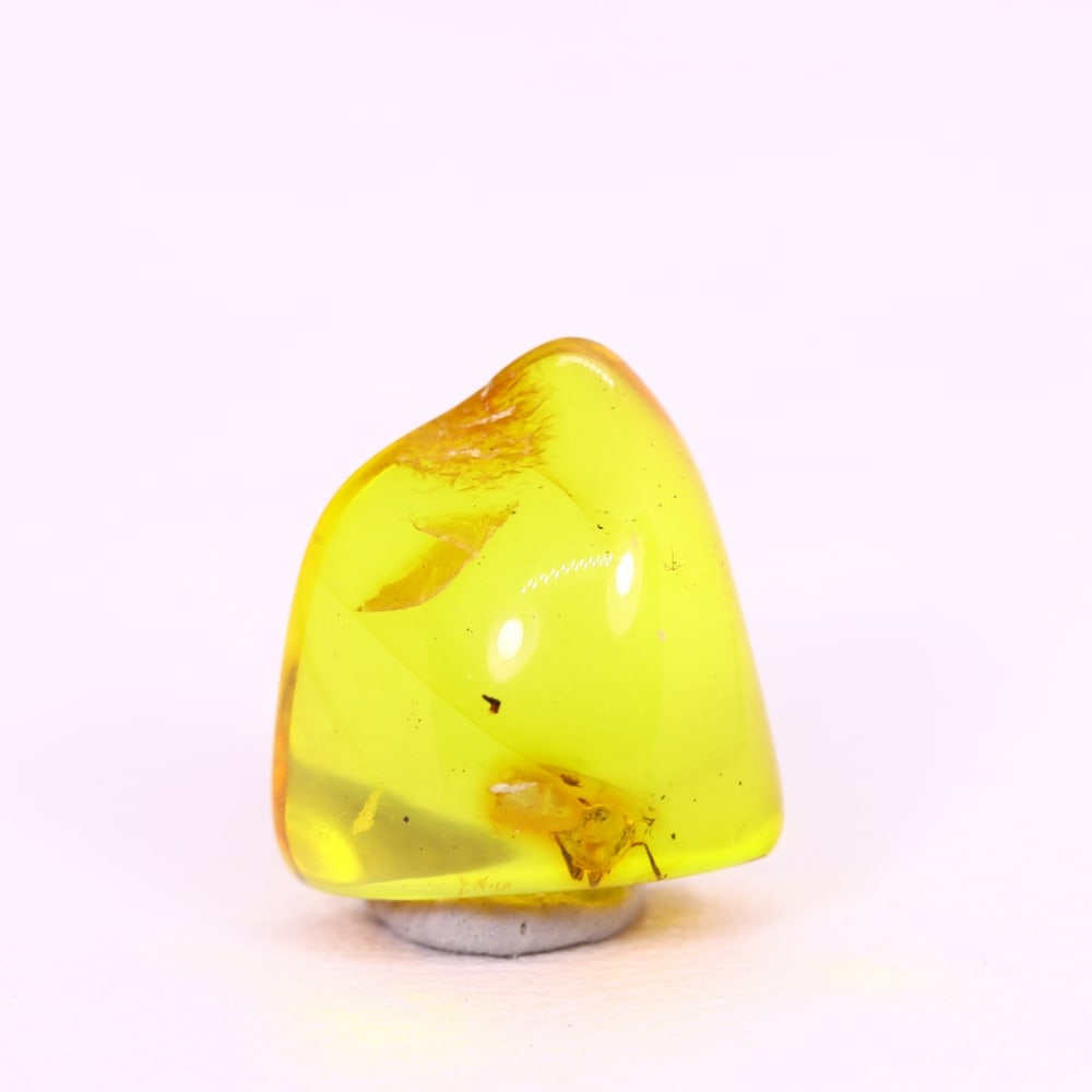 *1.93Ct Natural Million Year Old Baltic Insect Amber, 11x10mm , 227C: Ksmith Heritage AuctioneersSubject: Natural Amber Origin: Lithuania Treatment: None
