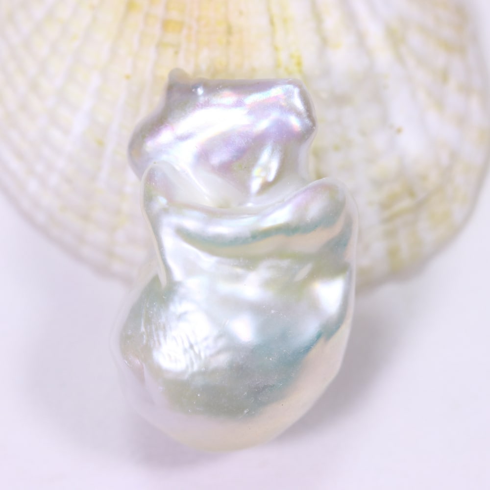 28.04Ct Freshwater Keshi Pearl - No Hole Drill - Approx 24x15x13mm , 306B (1 of 4)