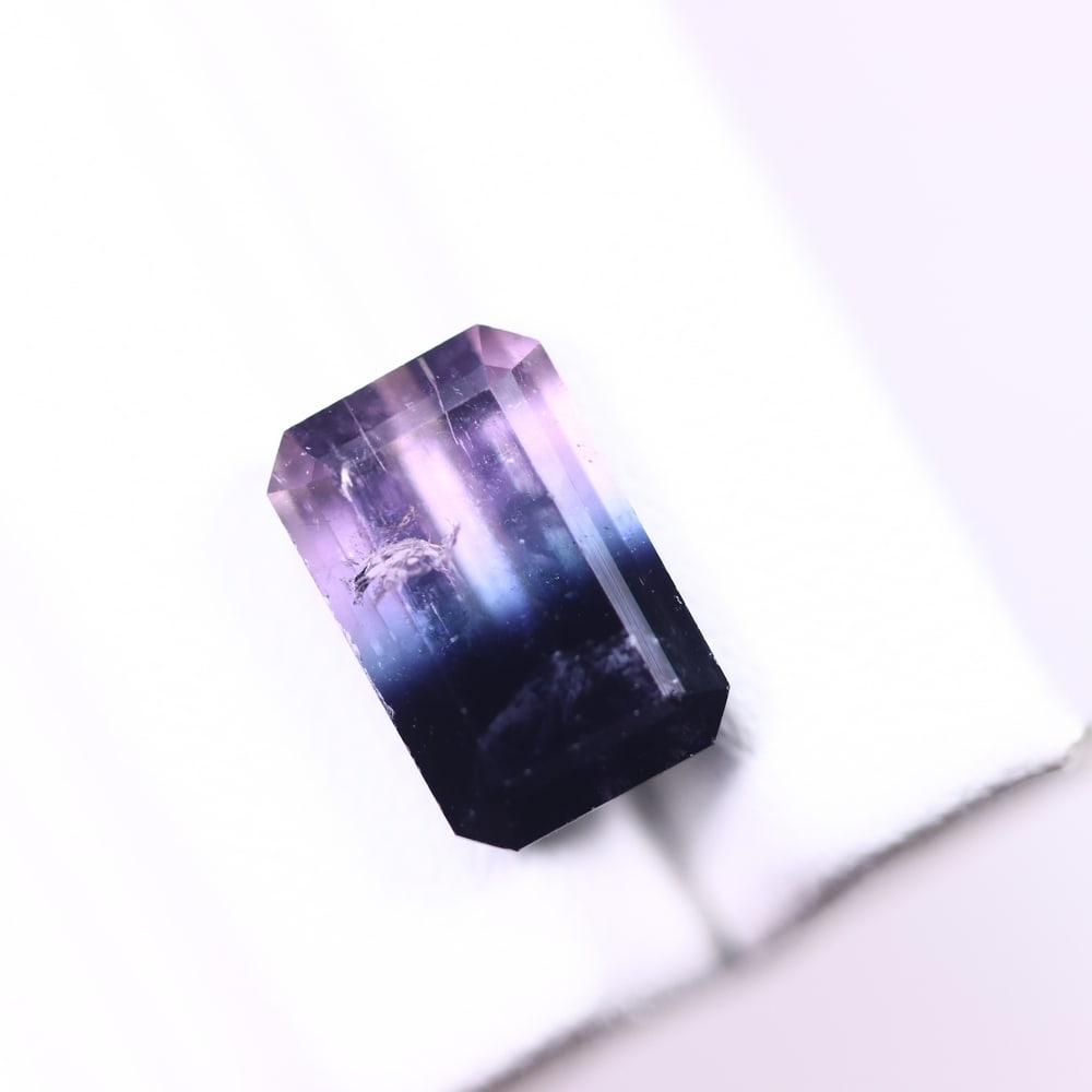 *4.34Ct Natural Tourmaline - Bi-Colour Faceted Cut , 381C: Ksmith Heritage Auctioneers Subject: Natural Tourmaline Carat Weight: 4.34 Ct Dimension: 11.2x7.2x5.6 mm Type: Faceted, Polished
