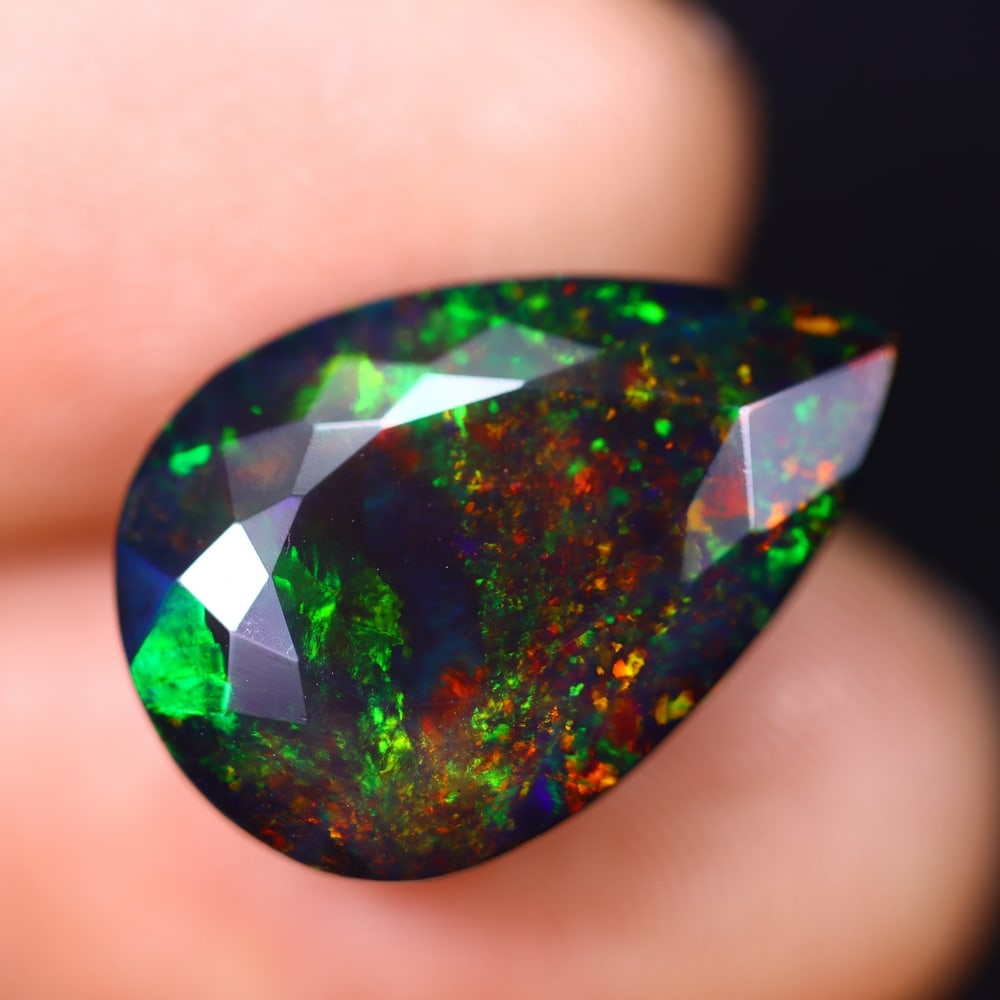 *7.07Ct Smoked Faceted Welo Opal Polished - Ethiopian Opal , 279C: Ksmith Heritage Auctioneers Subject: Natural Ethiopian Welo Opal Origin: Ethiopia Carat Weight: 7.07Ct Dimension: 18.7x12.6x7.4 mm Treatment: Smoked Type: Faceted, Polishe