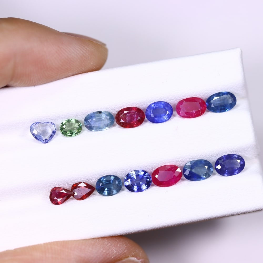 *7.18Ct Heated Fancy Sapphire Lot - Polished Faceted , 336C: Ksmith Heritage Auctioneers Subject: Natural Sapphire Carat Weight: 7.18Ct Dimension: 6x4.1x2.7 mm Treatment: Heated Type: Faceted, Polished