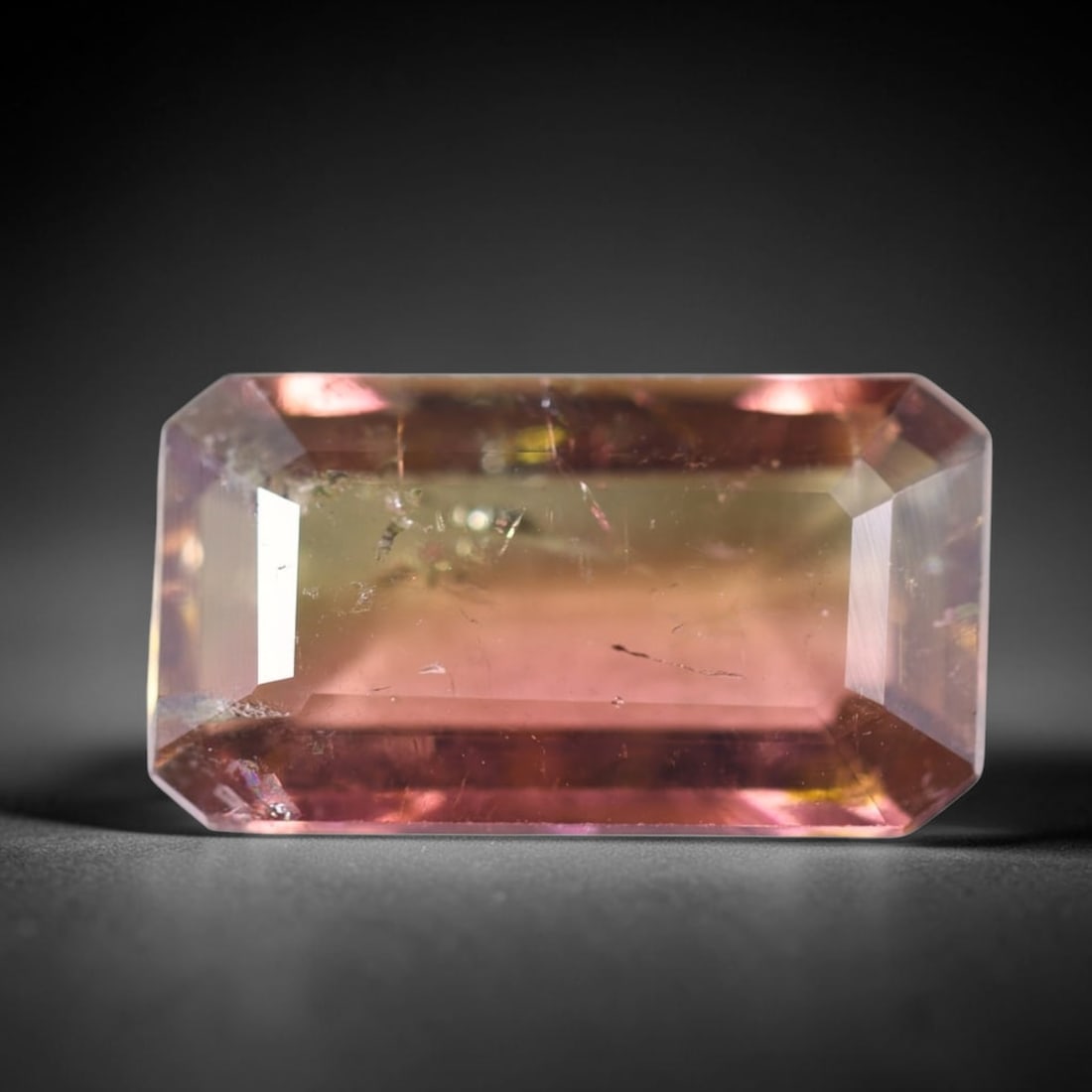 3.75cts Natural Watermelon Tourmaline - Bi-Colour Faceted Cut , 472E: Ksmith Heritage Auctioneers Subject: Natural Tourmaline Origin: Africa Carat Weight: 3.75cts Dimension: 13.6x7.5x4.1 mm Type: Faceted, Polished