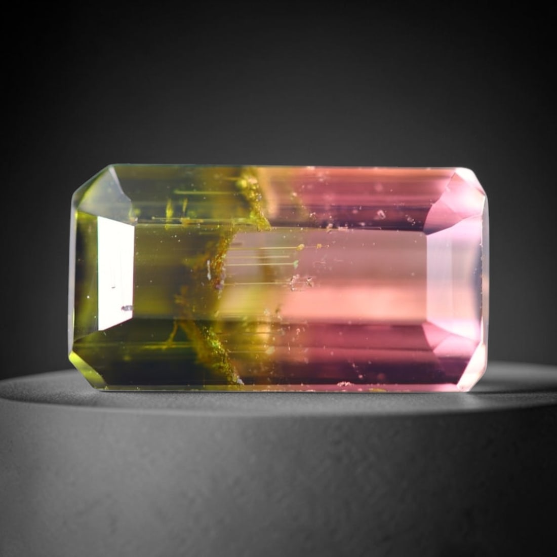 2.38cts Natural Watermelon Tourmaline - Bi-Colour Faceted Cut , 40E: Ksmith Heritage Auctioneers Subject: Natural Tourmaline Origin: Africa Carat Weight: 2.38 cts Dimension: 10x5.3x3.9 mm Type: Faceted, Polished