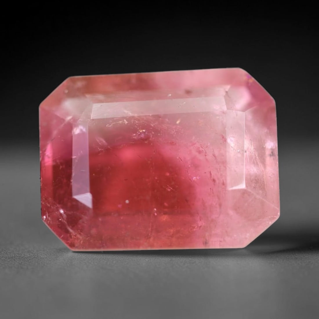 3.92cts Natural Watermelon Tourmaline - Bi-Colour Faceted Cut , 239E: Ksmith Heritage Auctioneers Subject: Natural Tourmaline Origin: Africa Carat Weight: 3.92 cts Dimension: 11.2x8.7x4.6 mm Type: Faceted, Polished