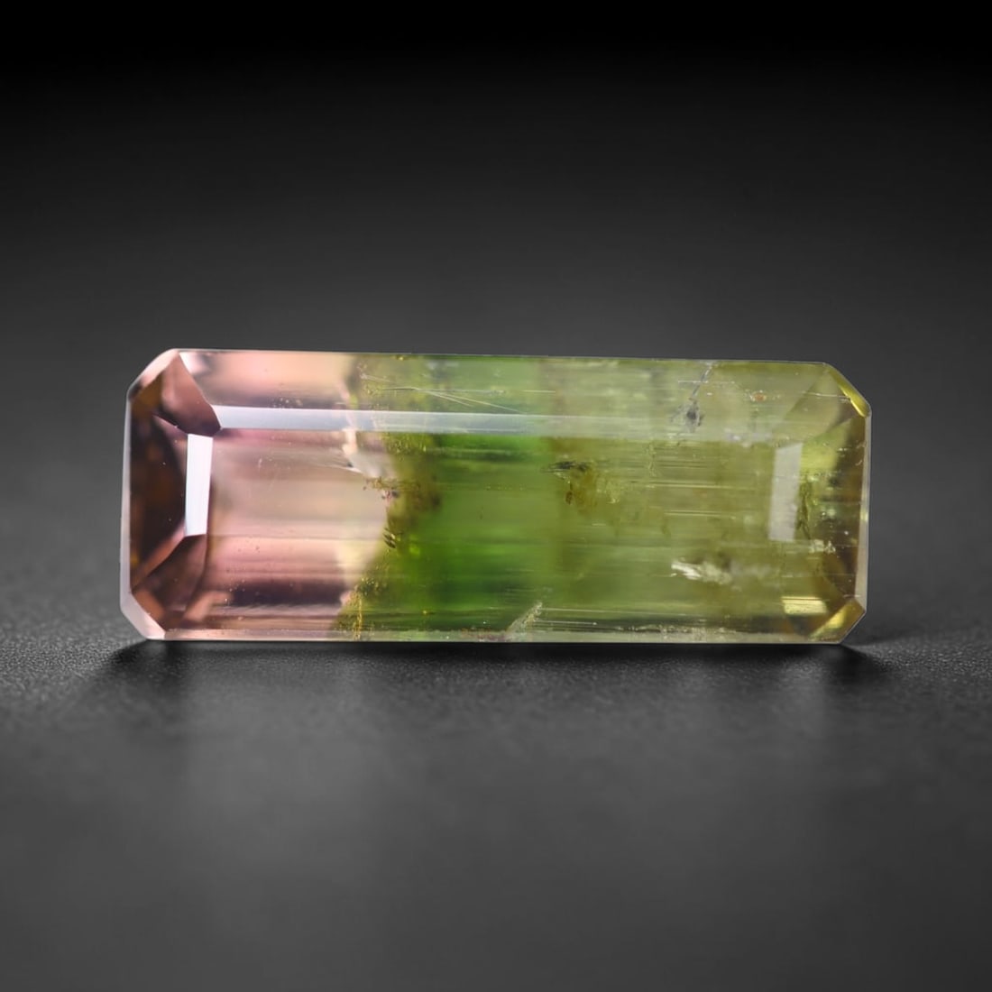 3.79cts Natural Watermelon Tourmaline - Bi-Colour Faceted Cut, 947B: Ksmith Heritage Auctioneers Subject: Natural Tourmaline Origin: Africa Carat Weight: 3.79cts Dimension: 14.6x5.7x4.6 mm Type: Faceted, Polished