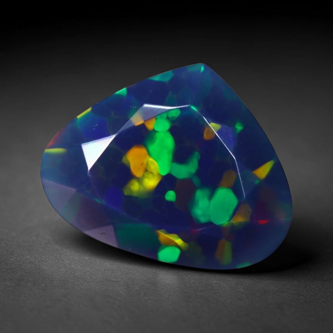 *7.13Ct Smoked Faceted Welo Opal Polished - Ethiopian Opal , 288C: Ksmith Heritage Auctioneers Subject: Natural Ethiopian Welo Opal Origin: Ethiopia Carat Weight: 7.13Ct Dimension: 17.1x13.4x8.8 mm Treatment: Smoked Type: Faceted, Polishe