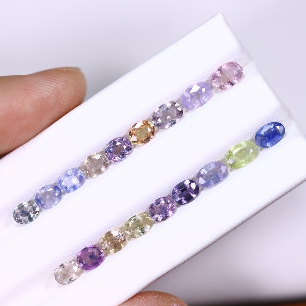 *7.61Ct Heated Fancy Sapphire Lot - Polished Faceted , 356C: Ksmith Heritage Auctioneers Subject: Natural Sapphire Carat Weight: 7.61Ct Dimension: 4.8x3.9x2 mm Treatment: Heated Type: Faceted, Polished
