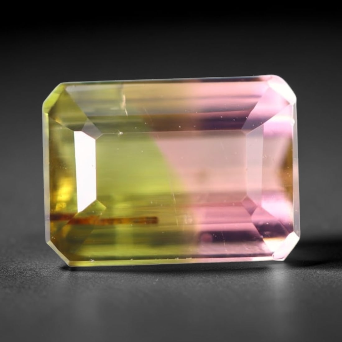 1.88cts Natural Watermelon Tourmaline - Bi-Colour Faceted Cut , 34E: Ksmith Heritage Auctioneers Subject: Natural Tourmaline Origin: Africa Carat Weight: 1.88 cts Dimension: 7.5x5.5x4.5 mm Type: Faceted, Polished