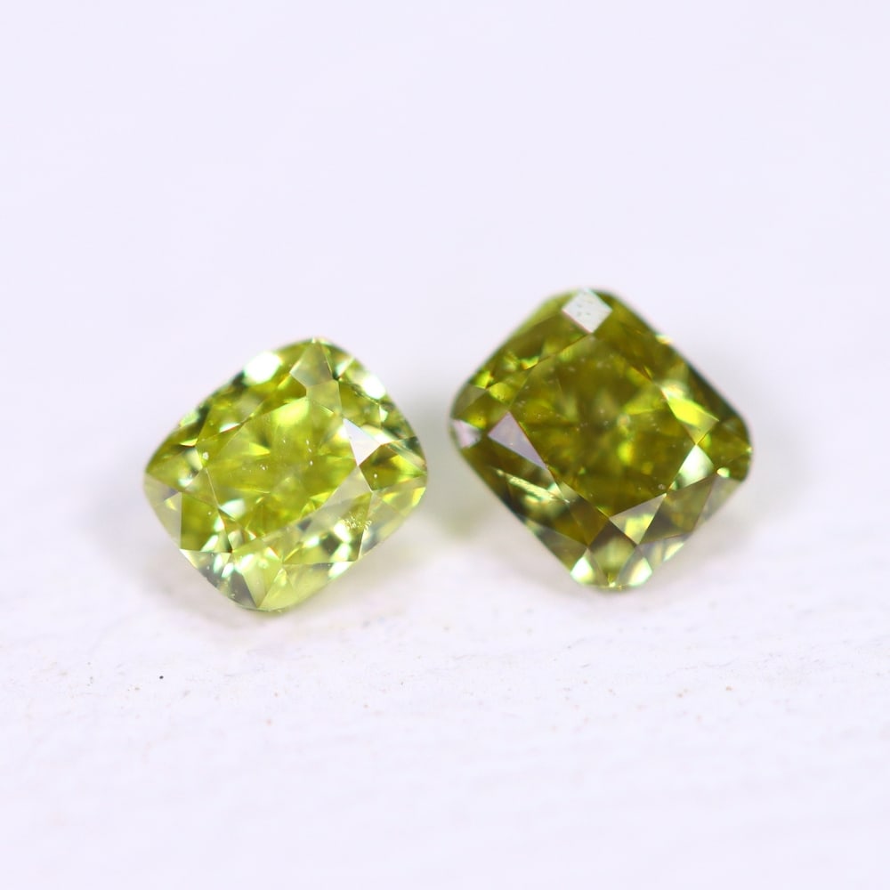 0.21Ct Fancy Diamond Set - Polished Faceted , 847E: Ksmith Heritage Auctioneers Subject: Natural Diamond Origin: Africa Carat Weight: 0.21Ct Dimension: 2.8x2.4x1.6 mm Treatment: Unheated Type: Faceted, Polished