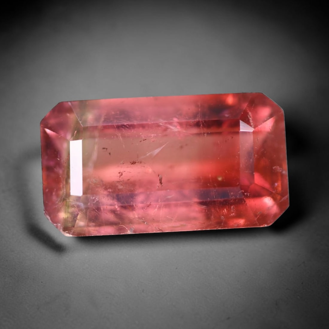 6.67cts Natural Watermelon Tourmaline - Bi-Colour Faceted Cut , 590E: Ksmith Heritage Auctioneers Subject: Natural Tourmaline Origin: Africa Carat Weight: 6.67 cts Dimension: 14.7x8.2x5.9 mm Type: Faceted, Polished