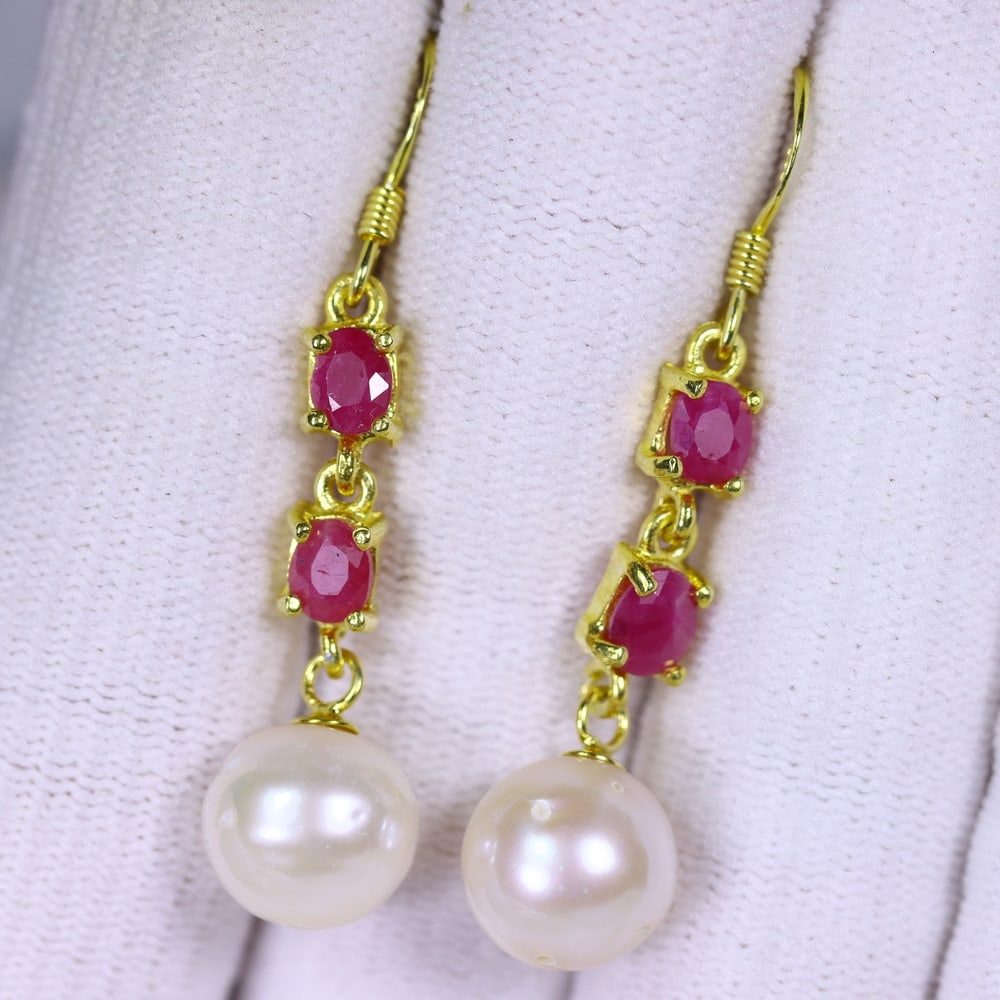 Pearl & Ruby Earrings - 925 Sterling Silver - Plated 18K Gold, 117B: Ksmith Heritage Auctioneers Subject: Natural Pearl and Ruby Origin: Thailand Carat Weight: 21.78ct Dimension: Stones 4-5mm Type: Earrings