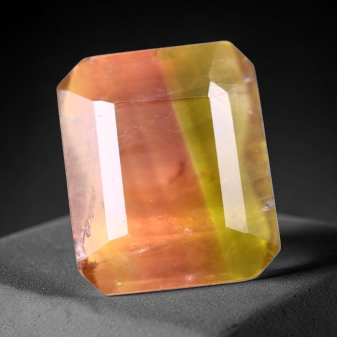 *1.78Ct Natural Watermelon Tourmaline - Bi-Colour Faceted Cut, 173C: Ksmith Heritage Auctioneers Subject: Natural Tourmaline Origin: Africa Carat Weight: 1.73 Ct Dimension: 7.8x6.5x4 mm Type: Faceted, Polished