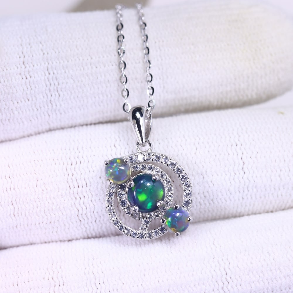 3.01g Smoked Opal Necklace - 925 Sterling Silver , 93C: Ksmith Heritage Auctioneers