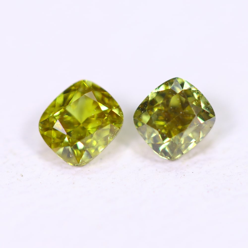 0.31Ct Fancy Diamond Set - Polished Faceted , 704E: Ksmith Heritage Auctioneers Subject: Natural Diamond Origin: Africa Carat Weight: 0.31Ct Dimension: 3.1x2.8x2.1 mm Treatment: Unheated Type: Faceted, Polished