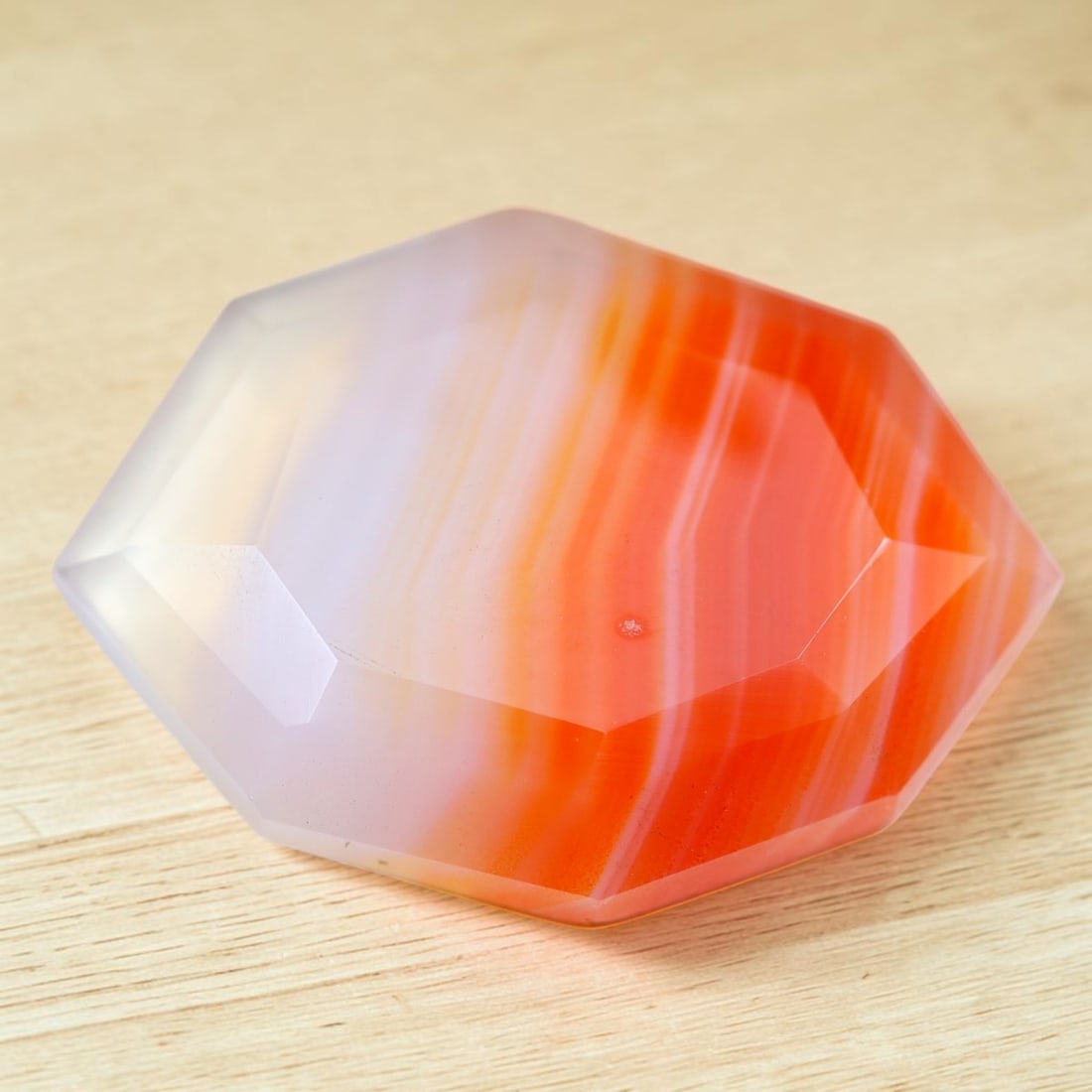 5.62Ct Natural Red Banded Agate - Step Cut Gemstone, 16MZ: Ksmith Jewels Global Welcome to our auction house, today auction brought to you by Ksmith Jewels Global based in Penang, Malaysia specialize in all kinds of opal and color gemstone both in manufacturi