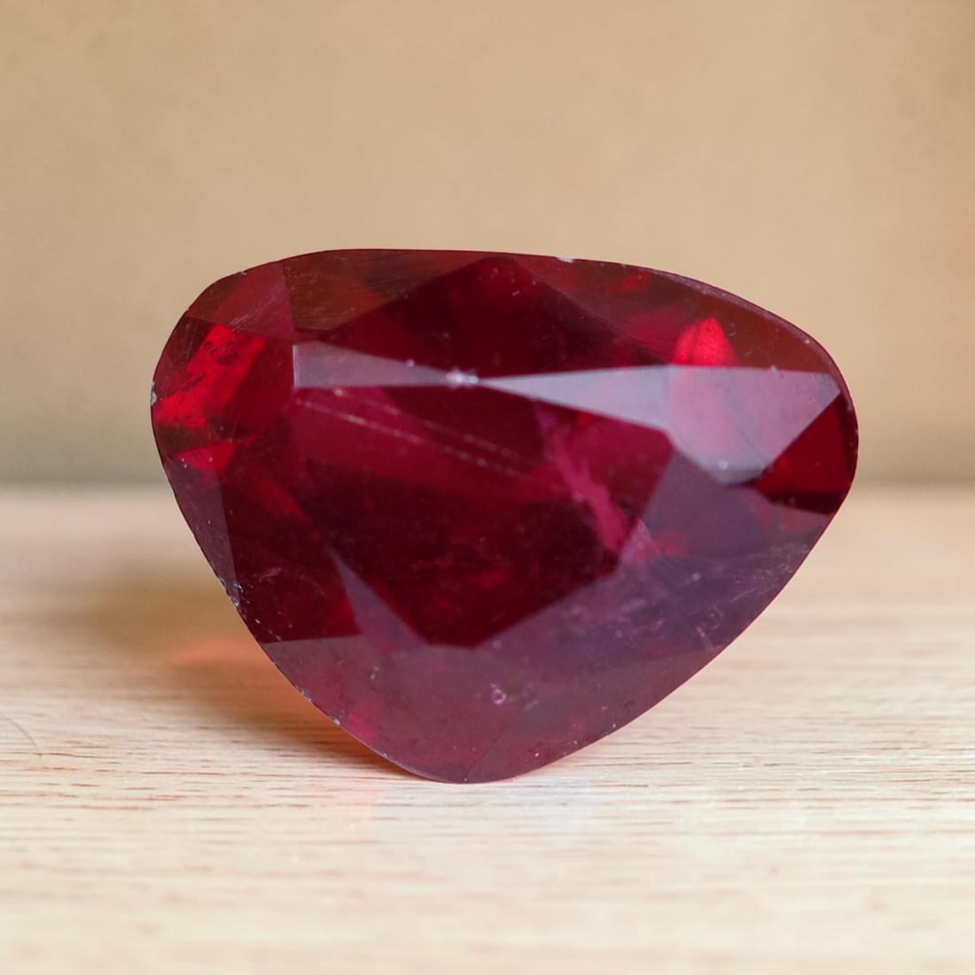 1.43Ct Natural Purplish Rhodolite Garnet for Jewelry Making, 1227MZ: Ksmith Jewels Global Welcome to our auction house, today auction brought to you by Ksmith Jewels Global based in Penang, Malaysia specialize in all kinds of opal and color gemstone both in manufacturi