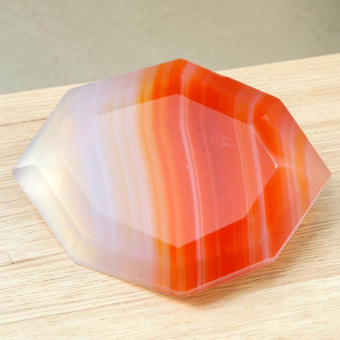 6.05Ct Natural Red Banded Agate - Step Cut Gemstone, 853MZ: Ksmith Jewels Global Welcome to our auction house, today auction brought to you by Ksmith Jewels Global based in Penang, Malaysia specialize in all kinds of opal and color gemstone both in manufacturi