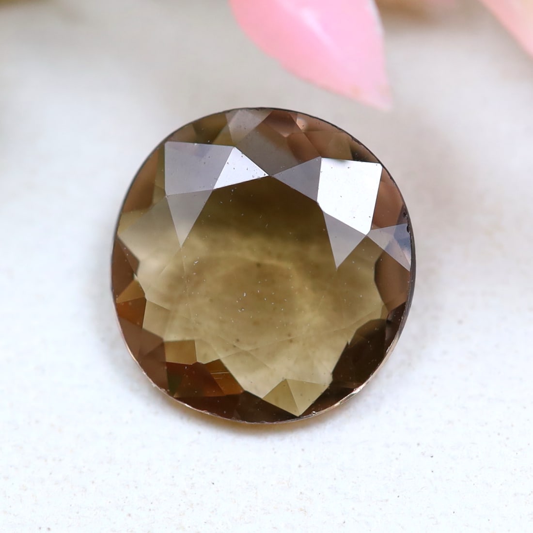 Tourmaline 0.81Ct Natural Mozambique Green Tourmaline Oval Cut, 568MZ: Ksmith Jewels Global Welcome to our auction house, today auction brought to you by Ksmith Jewels Global based in Penang, Malaysia specialize in all kinds of opal and color gemstone both in manufacturi