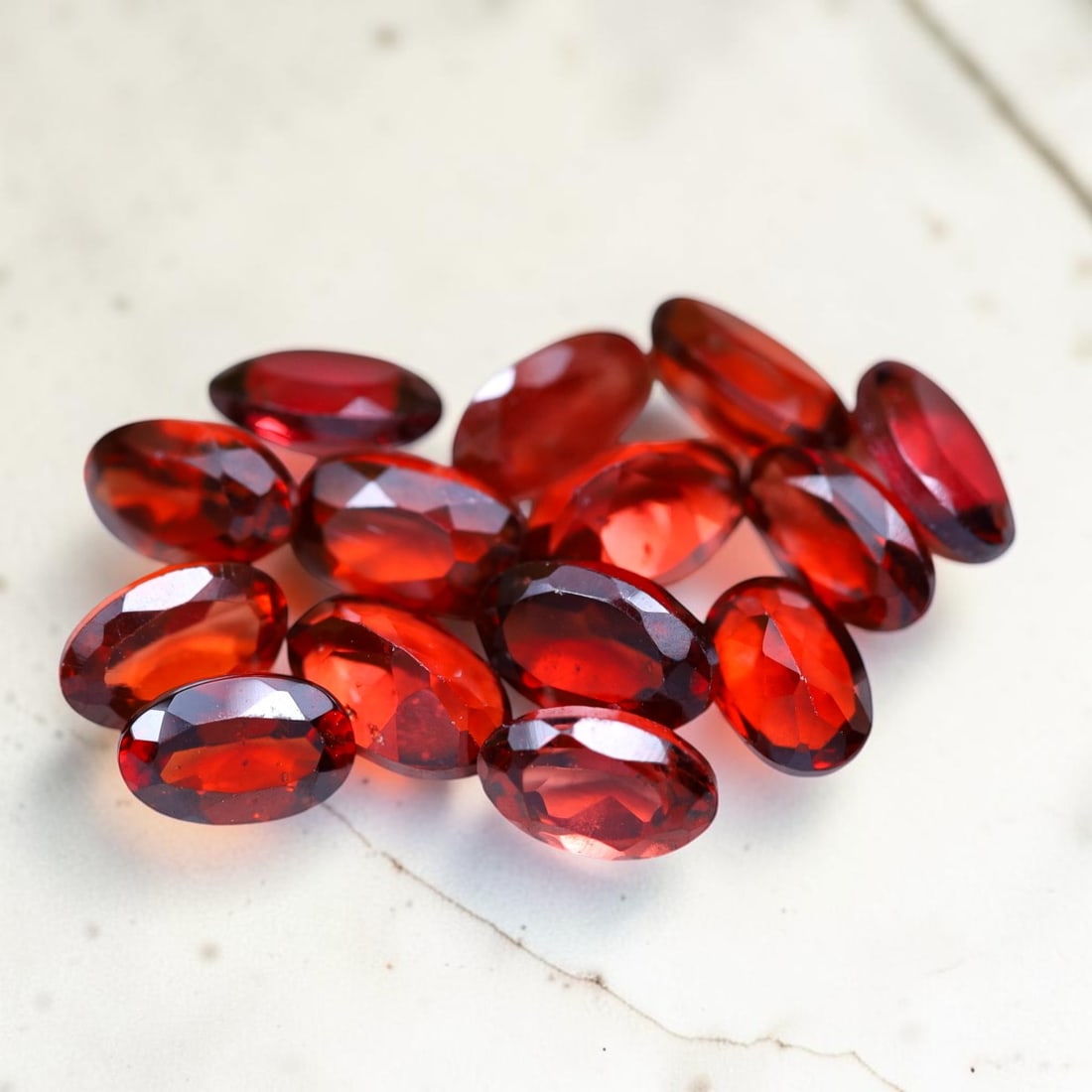 4.64Ct Natural Orange Red Garnet Lot Oval Faceted for Jewelry Making, 606MZ: Ksmith Jewels Global Welcome to our auction house, today auction brought to you by Ksmith Jewels Global based in Penang, Malaysia specialize in all kinds of opal and color gemstone both in manufacturi