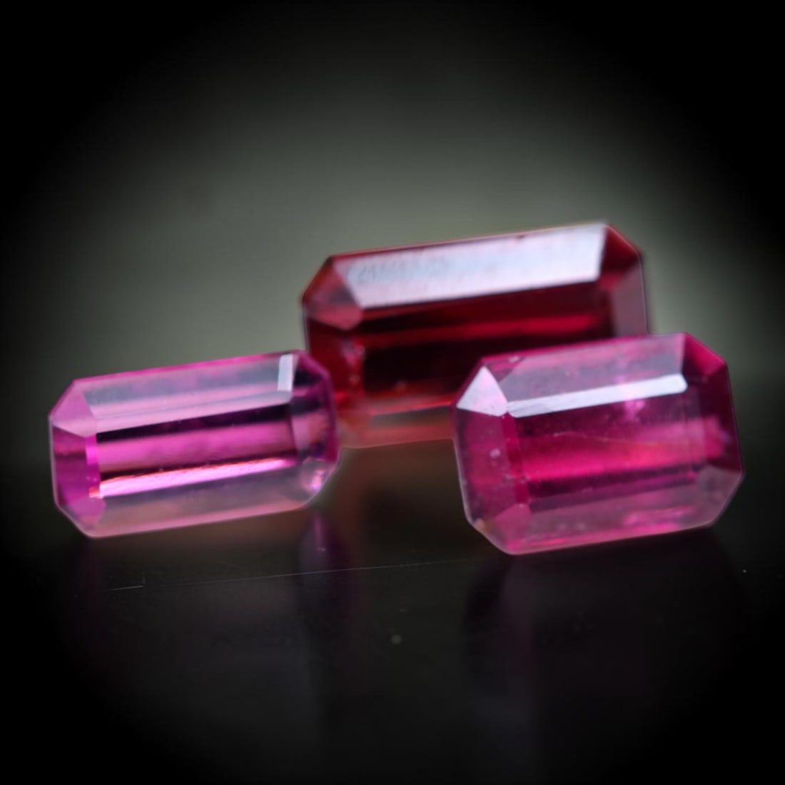 2.00Ct Natural Fancy Cut Purplish Rhodolite Garnet for Jewelry Making Lots, 528B: Ksmith Jewels Global Welcome to our auction house, today auction brought to you by Ksmith Jewels Global based in Penang, Malaysia specialize in all kinds of opal and color gemstone both in manufacturi