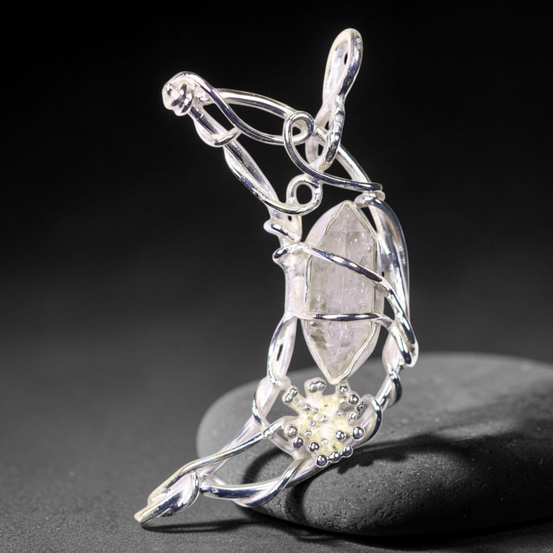 4.90g Crystal Rock Wire Wrap Pendant - 925 Silver , 92E: Ksmith Heritage Auctioneers Subject: Natural Crystal Rock Pendant Type: Pendant