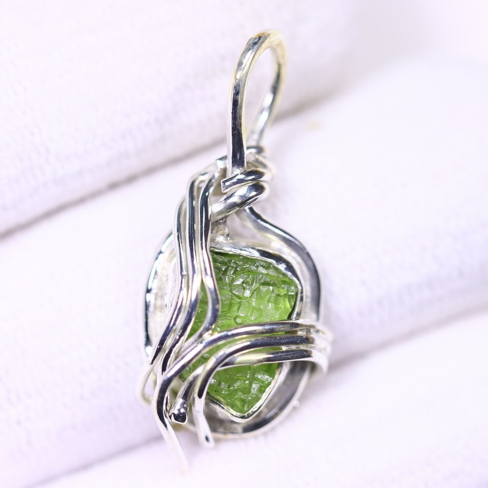 3.20g Crystal Rock Wire Wrap Pendant - 925 Silver , 492E: Ksmith Heritage Auctioneers Subject: Natural Crystal Rock Pendant Type: Pendant
