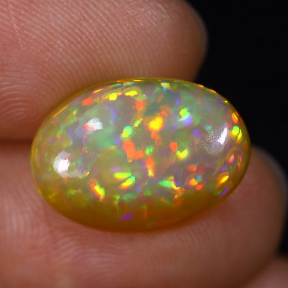 5.57Ct Natural Ethiopian Opal - 16.7x11.6x5.2 mm , 558C: Ksmith Heritage Auctioneers Subject: Natural Ethiopian Welo Opal Origin: Ethiopia Treatment: Unheated