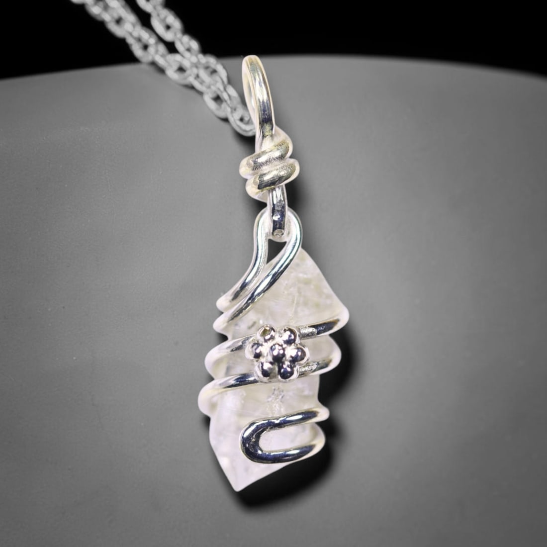 *1.83g Crystal Rock Wire Wrap Pendant - 925 Silver , 251E: Ksmith Heritage Auctioneers Subject: Natural Crystal Rock Pendant Type: Pendant