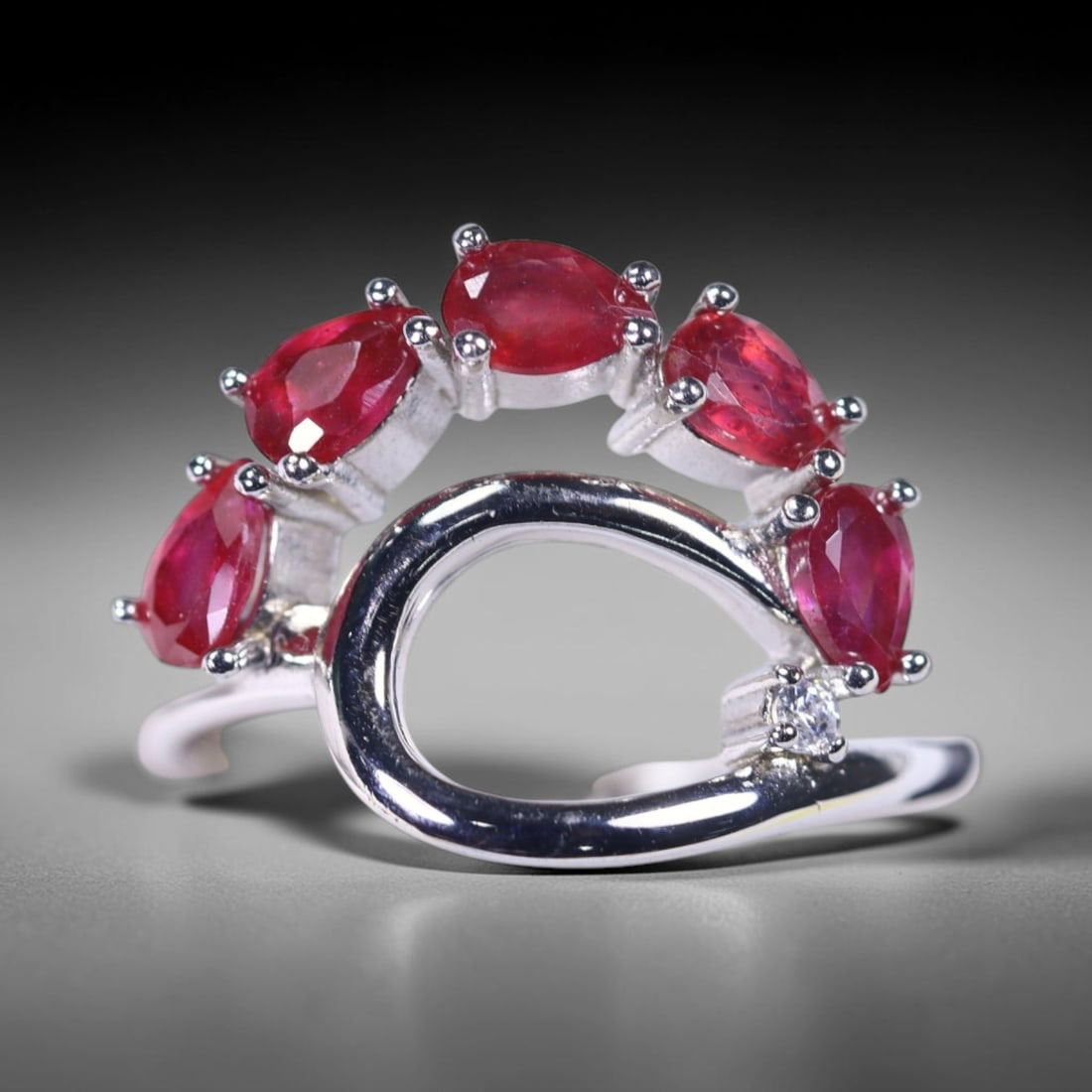 Ring US7.75 Ruby & ZIrcon - 925 Sterling Silver, 1002B: Ksmith Heritage Auctioneers Subject: Natural Ruby & Zircon Origin: Thailand Carat Weight: 17.57ct Dimension: Gemstone 3x5mm Type: Ring