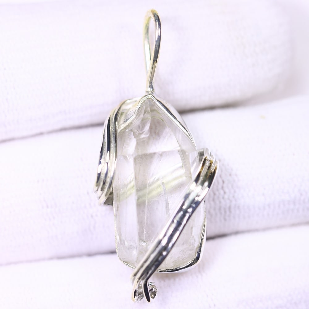 6.03g Crystal Rock Wire Wrap Pendant - 925 Silver , 447E: Ksmith Heritage Auctioneers Subject: Natural Crystal Rock Pendant Type: Pendant
