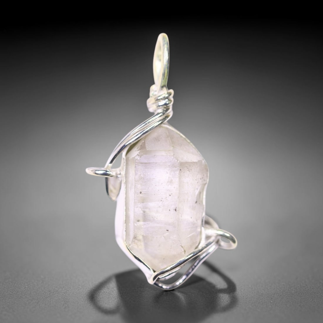 4.55g Crystal Rock Wire Wrap Pendant - 925 Silver , 509E: Ksmith Heritage Auctioneers Subject: Natural Crystal Rock Pendant Type: Pendant