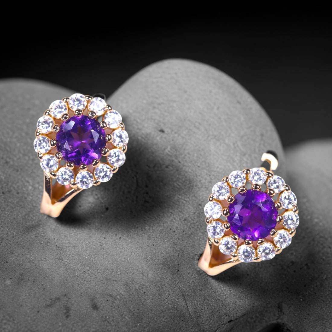 Earrings Amethyst & Zircon - 925 Sterling Silver , 751E: Ksmith Heritage Auctioneers Subject: Natural Amethyst & Zircon Origin: Thailand Carat Weight: 11.00ct Dimension: Gemstone 1.7-4.5mm Type: Earrings