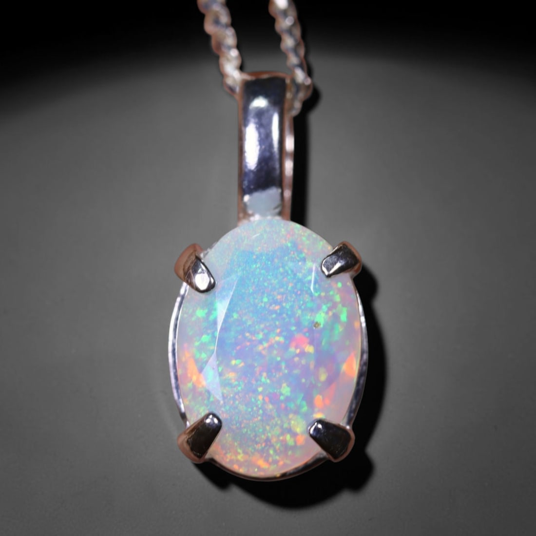 1.74g Natural Opal Stone Sterling Silver 925 Necklace (Pendant with Chain) , 1037E: Ksmith Heritage Auctioneers Subject: Natural Ethiopian Opal Necklace Origin: Ethiopia Pendant Dimension : 18x6mm (included clasp) Stone Dimension: 11x8mm Treatment: Natural Untrea