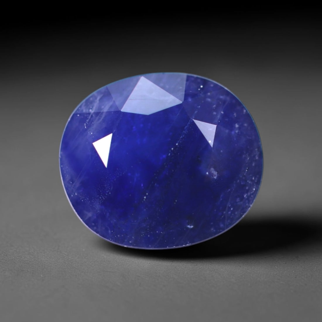 *2.26Ct Heated Blue Sapphire - Polished Faceted , 322C: Ksmith Heritage Auctioneers Subject: Natural Sapphire Carat Weight: 2.26Ct Dimension: 8.3x7.2x4.5 mm Treatment: Heated Type: Faceted, Polished