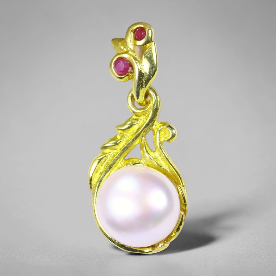 Pendant Pearl & Ruby - 925 Sterling Silver , 165E: Ksmith Heritage Auctioneers Subject: Natural Pearl & Ruby Origin: Thailand Carat Weight: 20.91ct Dimension: Gemstone 2-10.8mm Type: Pendant