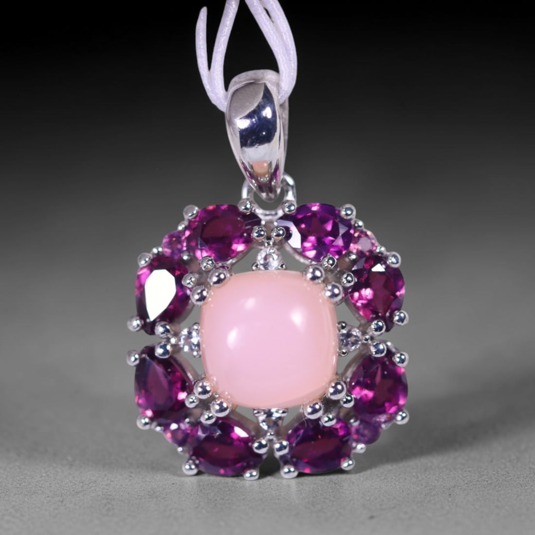 Pendant Opal Zircon & Rhodolite Garnet - 925 Sterling Silver - White Gold Plated , 747E: Ksmith Heritage Auctioneers Subject: Natural Opal, Rhodolite Garnet & Zircon Origin: Thailand Carat Weight: 12.63ct Dimension: Gemstone 7x7mm Type: Pendant