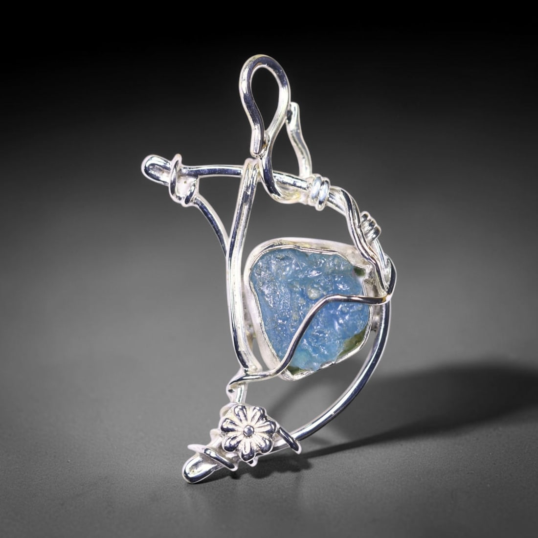 4.87g Crystal Rock Wire Wrap Pendant - 925 Silver , 504E: Ksmith Heritage Auctioneers Subject: Natural Crystal Rock Pendant Type: Pendant